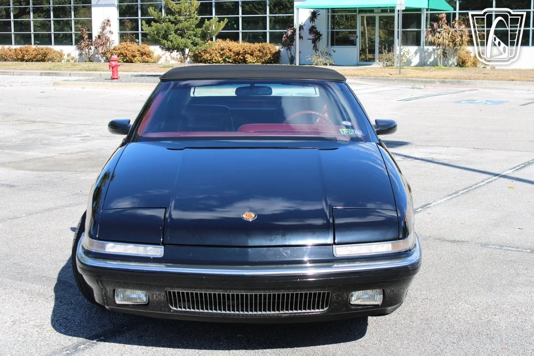 1990 Buick Reatta - Image 4 of 12