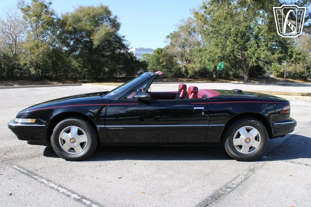 1990 Buick Reatta - Image 10 of 12
