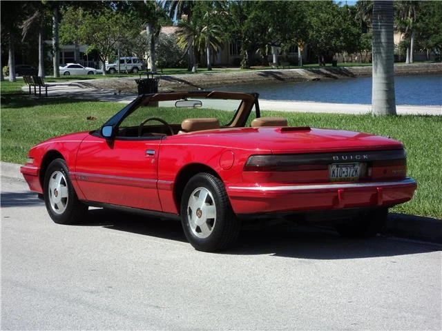 1990 Buick Reatta - Image 2 of 12