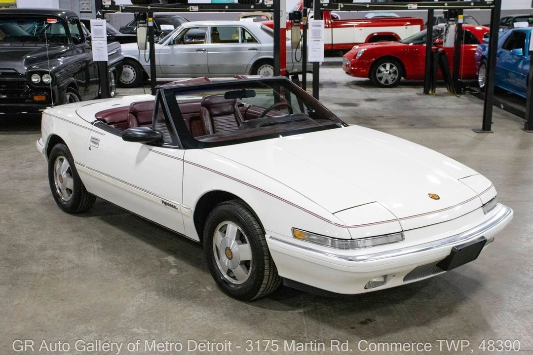 1990 Buick Reatta - Image 10 of 12