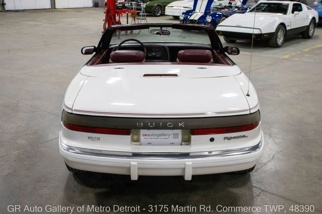 1990 Buick Reatta - Image 6 of 21