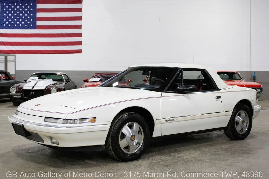 1990 Buick Reatta - Image 2 of 21