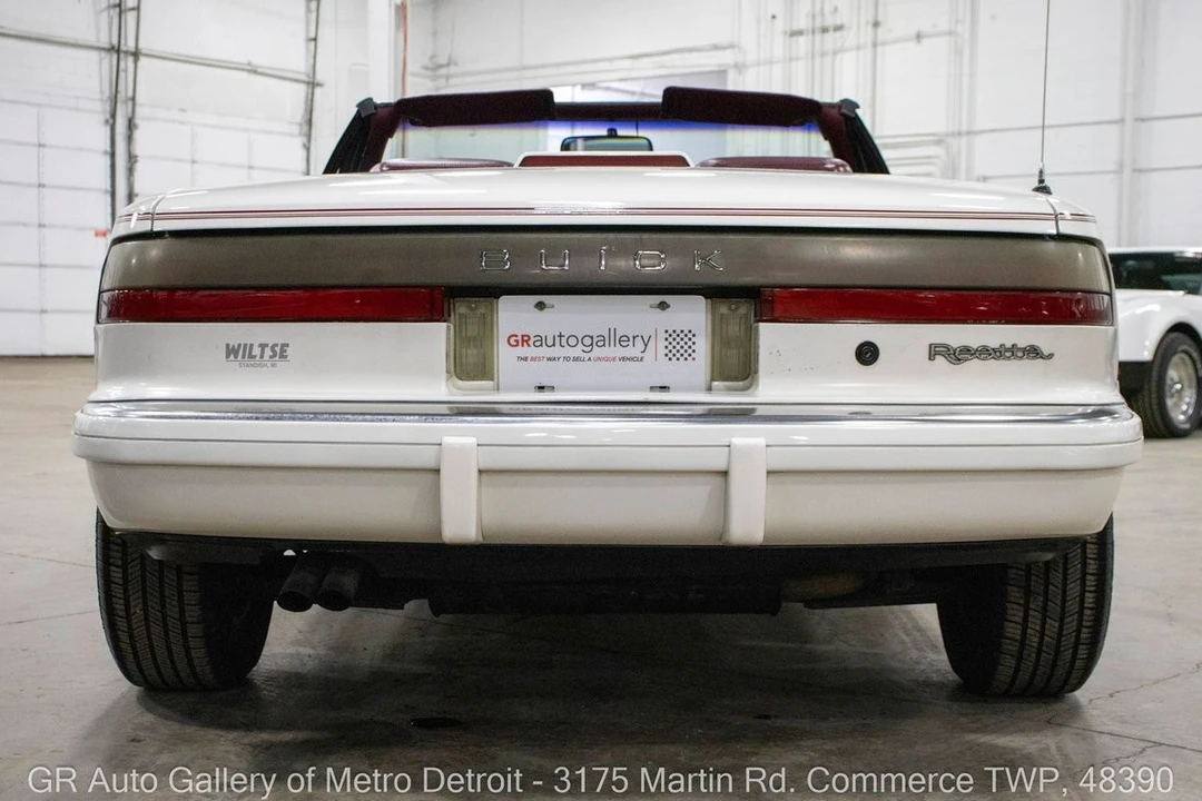 1990 Buick Reatta - Image 7 of 12