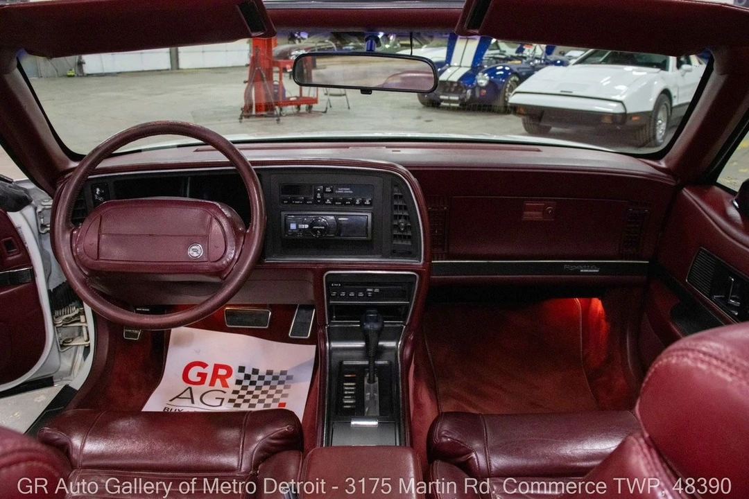 1990 Buick Reatta - Image 17 of 21