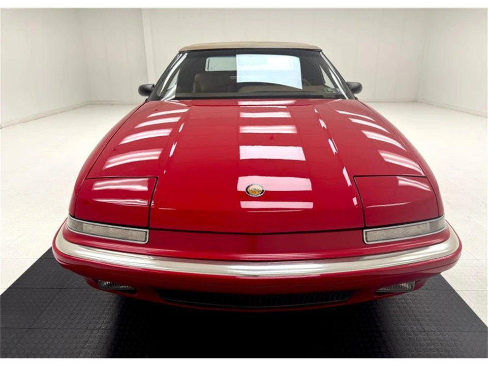 1990 Buick Reatta - Image 11 of 31