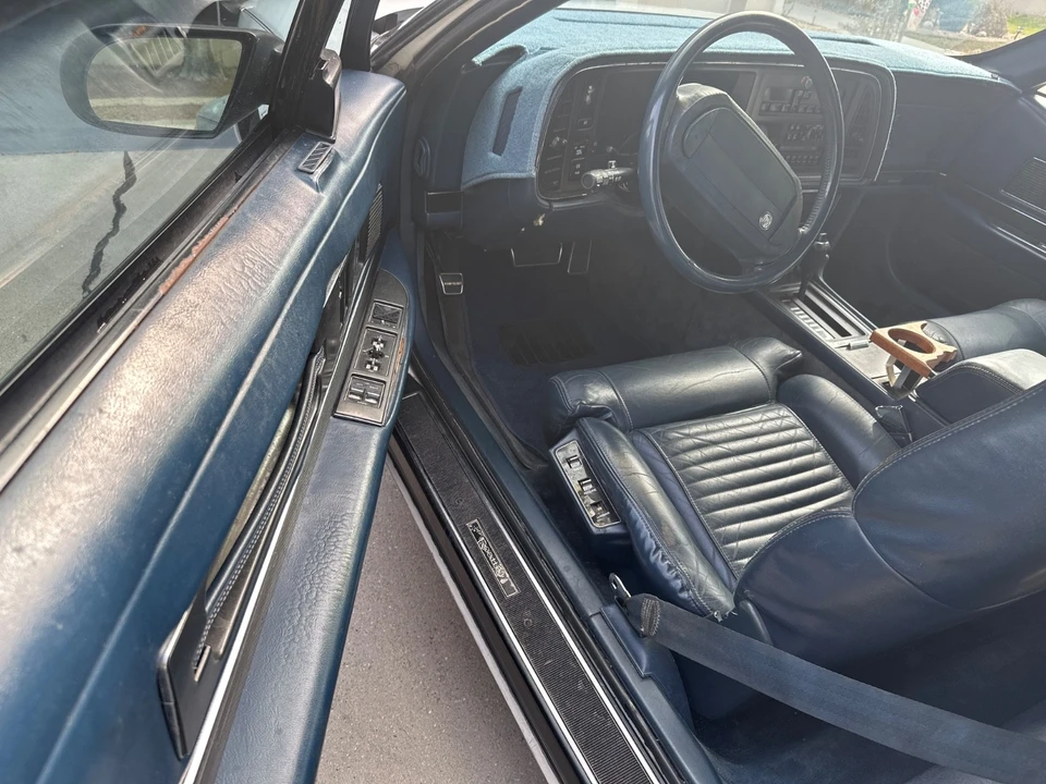 1990 Buick Reatta - Image 17 of 20