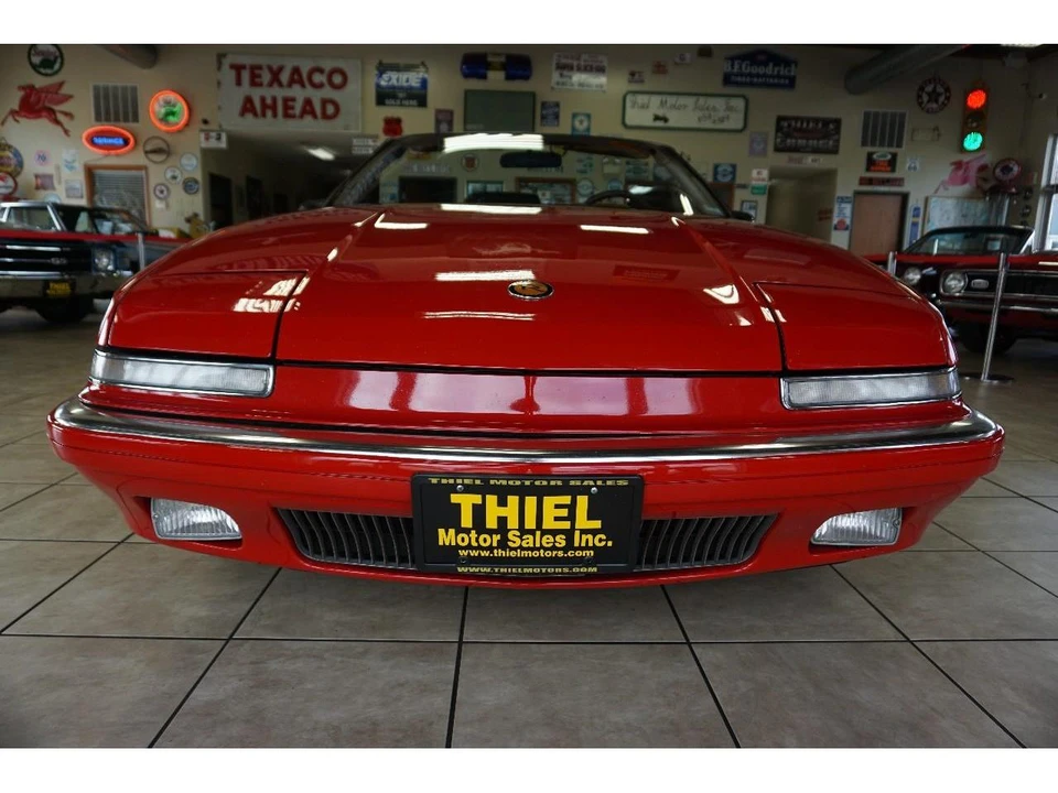 1990 Buick Reatta - Image 22 of 31