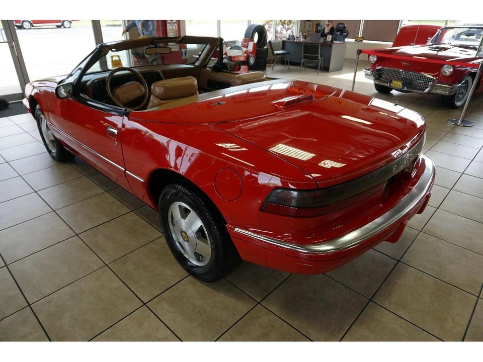 1990 Buick Reatta - Image 13 of 31