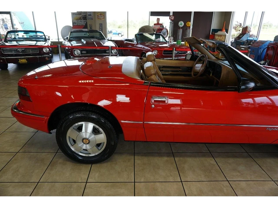 1990 Buick Reatta - Image 17 of 31