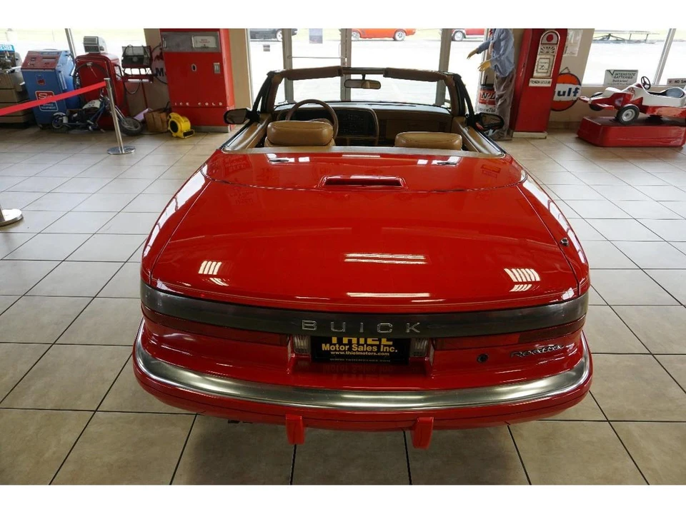 1990 Buick Reatta - Image 14 of 31