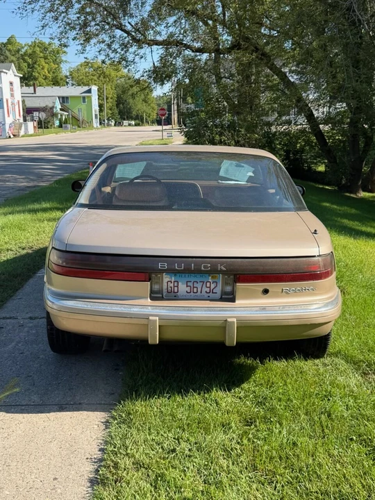 1990 Buick Reatta - Image 5 of 16