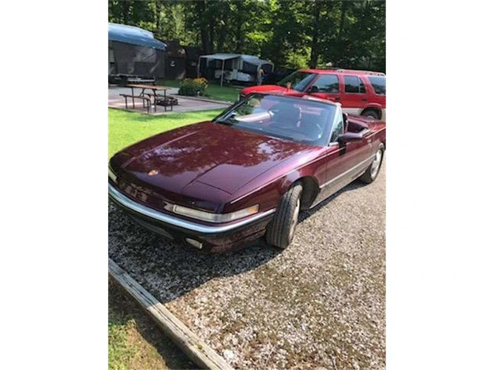 1990 Buick Reatta - Image 4 of 18
