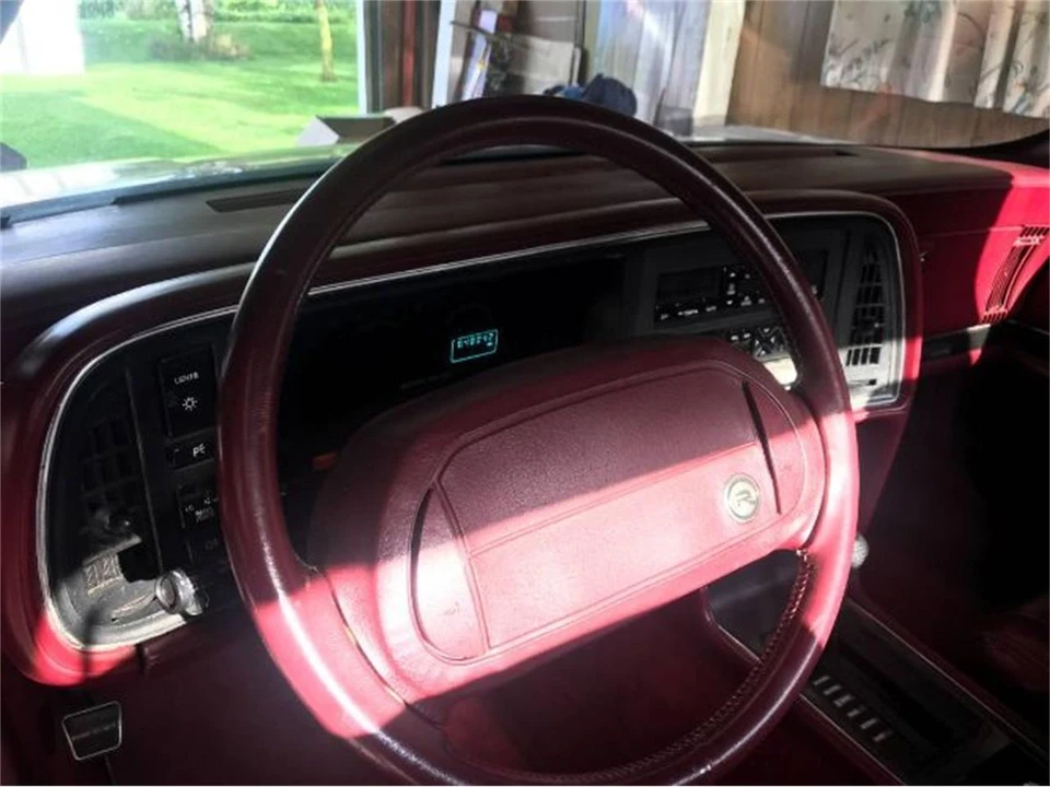 1990 Buick Reatta - Image 11 of 18