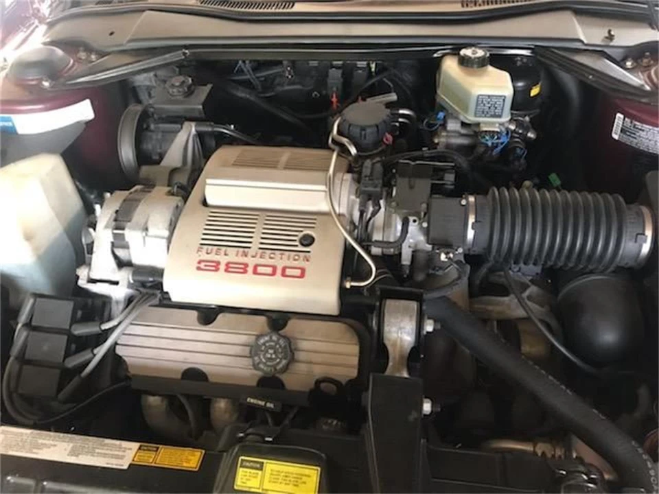 1990 Buick Reatta - Image 16 of 18