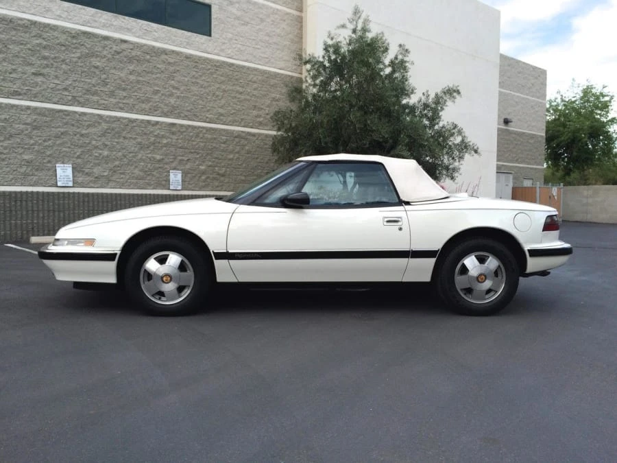 1990 Buick Reatta - Image 2 of 12