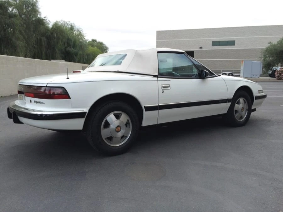 1990 Buick Reatta - Image 10 of 12