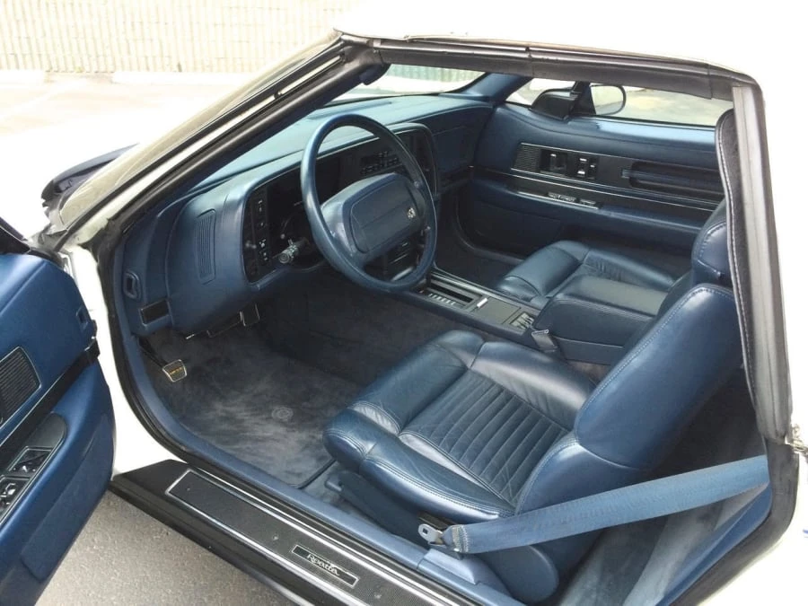 1990 Buick Reatta - Image 4 of 12