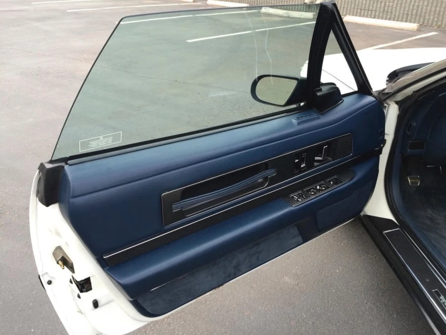 1990 Buick Reatta - Image 6 of 12
