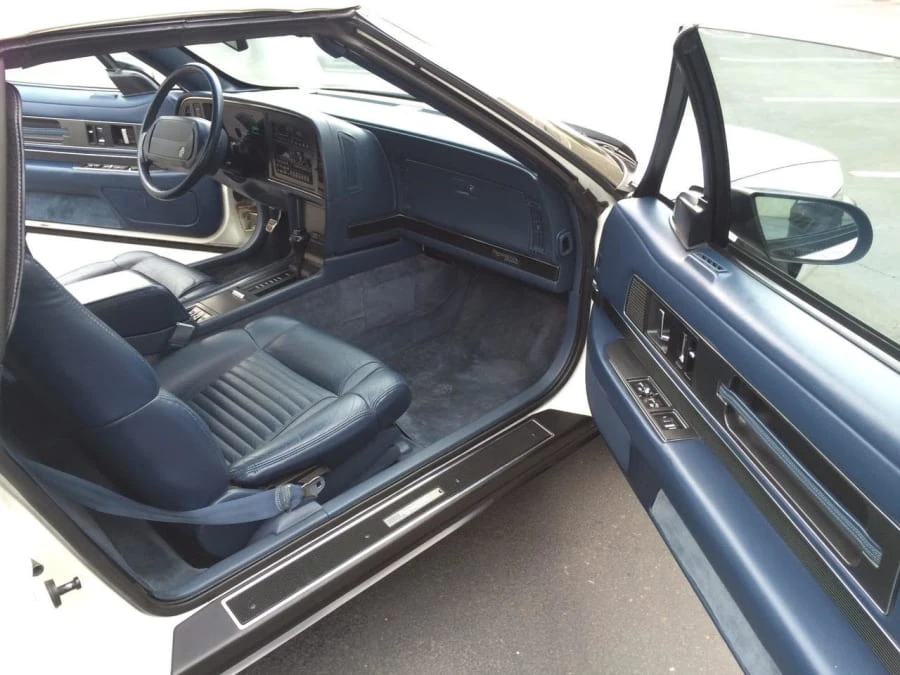 1990 Buick Reatta - Image 5 of 12
