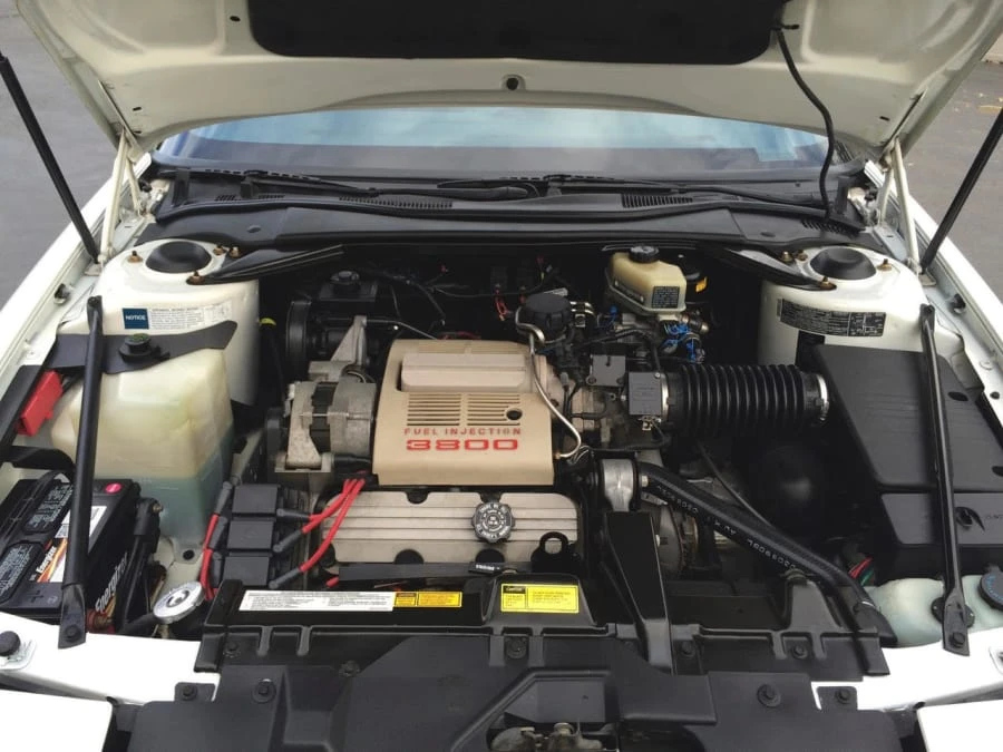 1990 Buick Reatta - Image 7 of 12