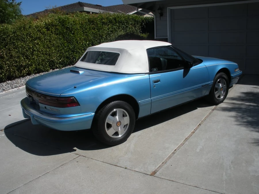 1990 Buick Reatta - Image 3 of 7