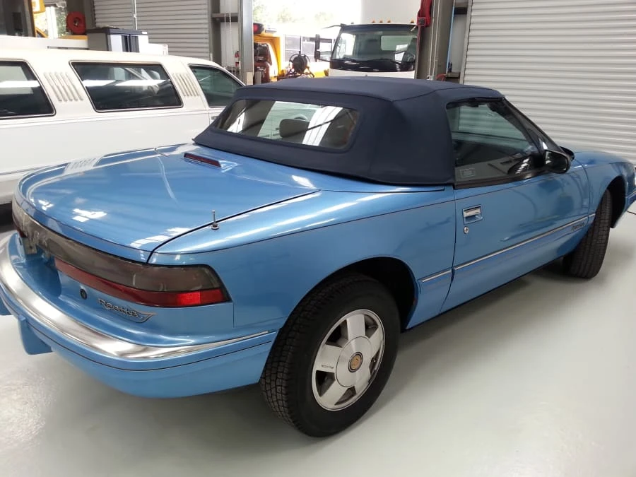 1990 Buick Reatta - Image 2 of 4