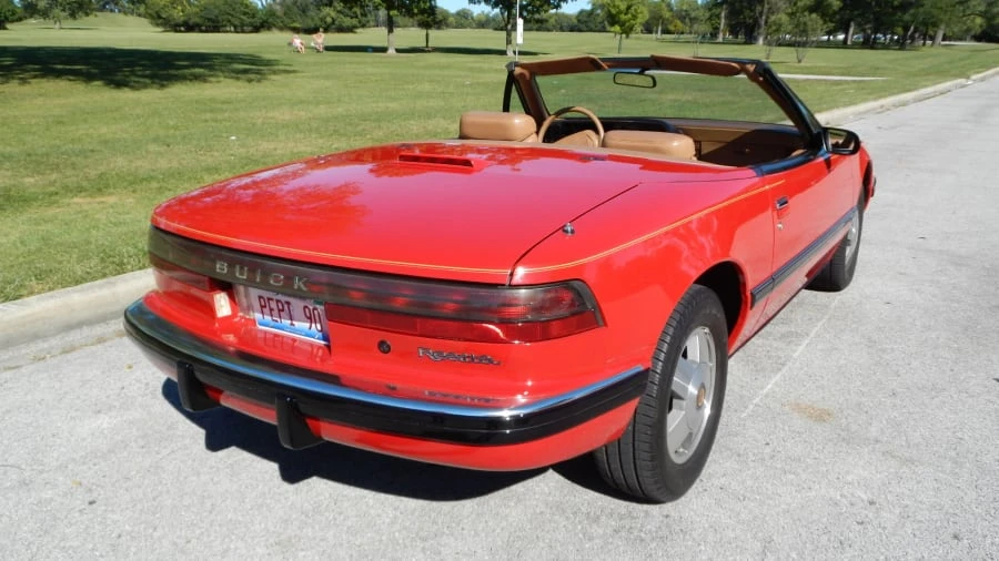 1990 Buick Reatta - Image 3 of 9