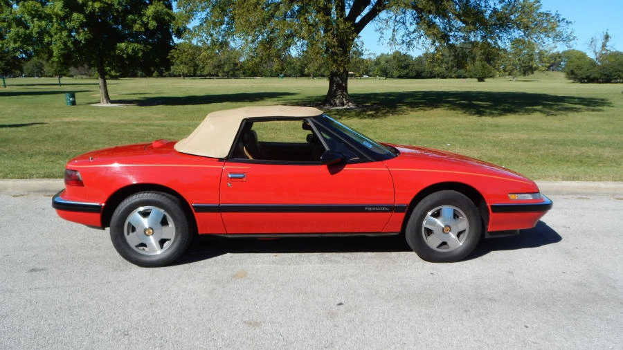 1990 Buick Reatta - Image 4 of 9