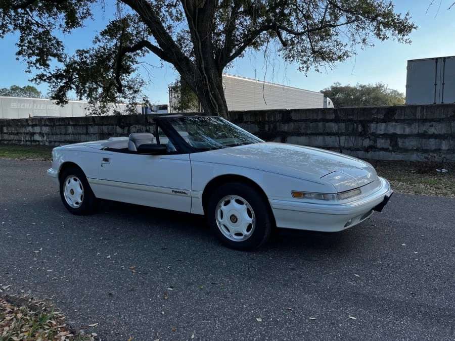 1990 Buick Reatta - Image 17 of 17