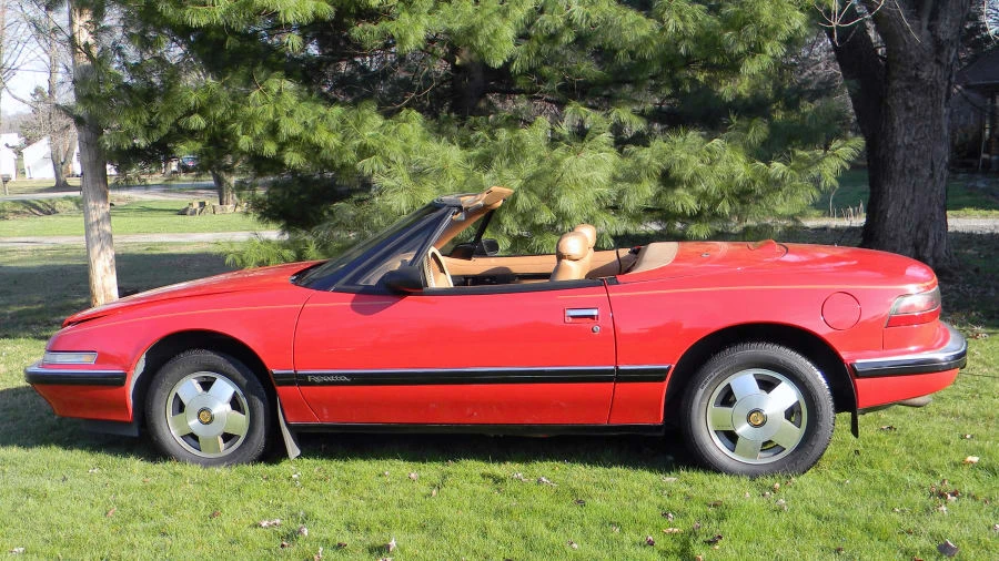 1990 Buick Reatta - Image 2 of 7
