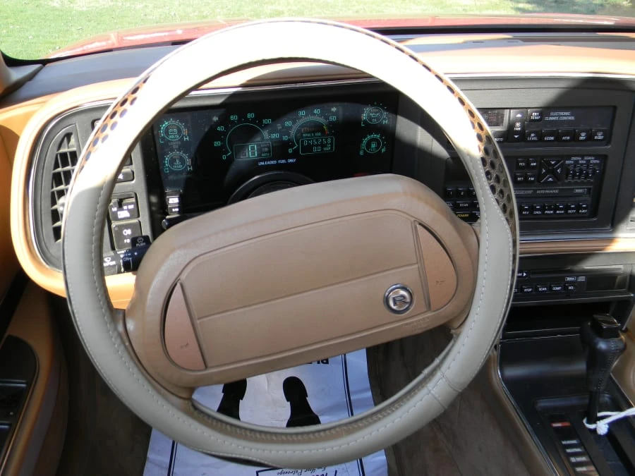 1990 Buick Reatta - Image 4 of 7
