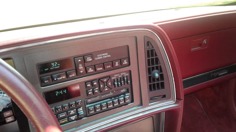 1990 Buick Reatta - Image 14 of 16