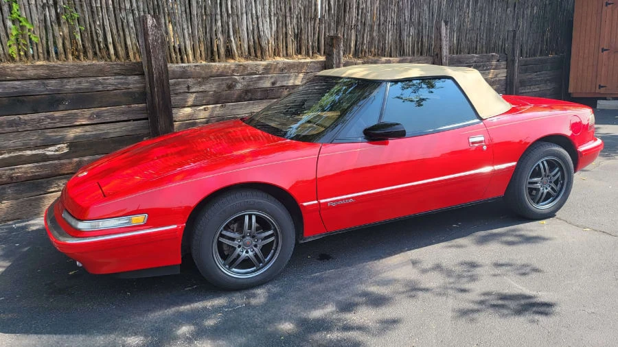 1990 Buick Reatta - Image 3 of 8