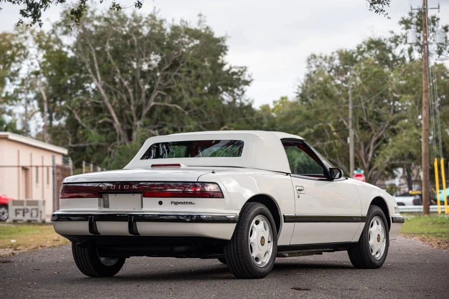 1990 Buick Reatta - Image 12 of 12