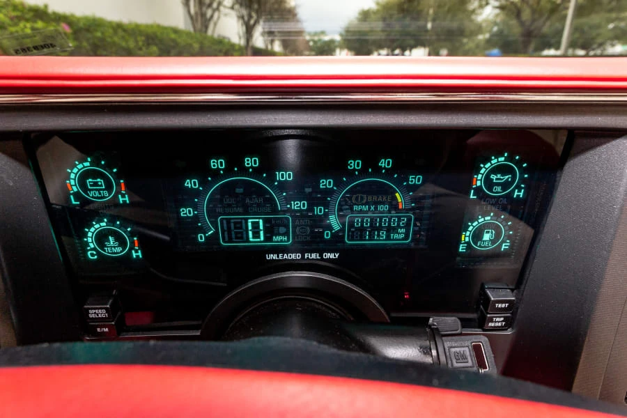 1990 Buick Reatta - Image 5 of 12