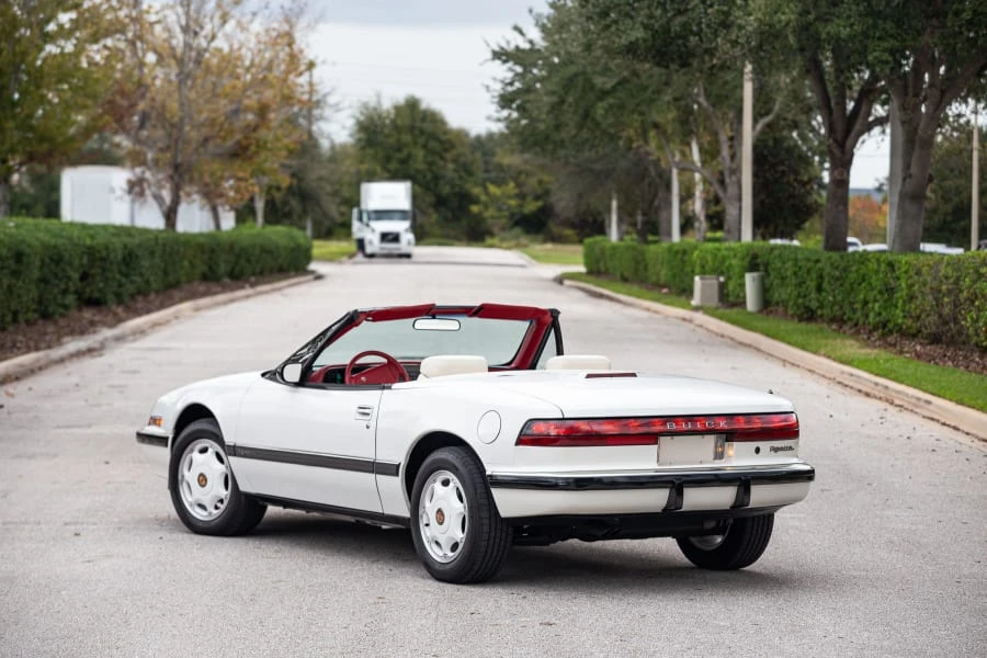 1990 Buick Reatta - Image 2 of 12