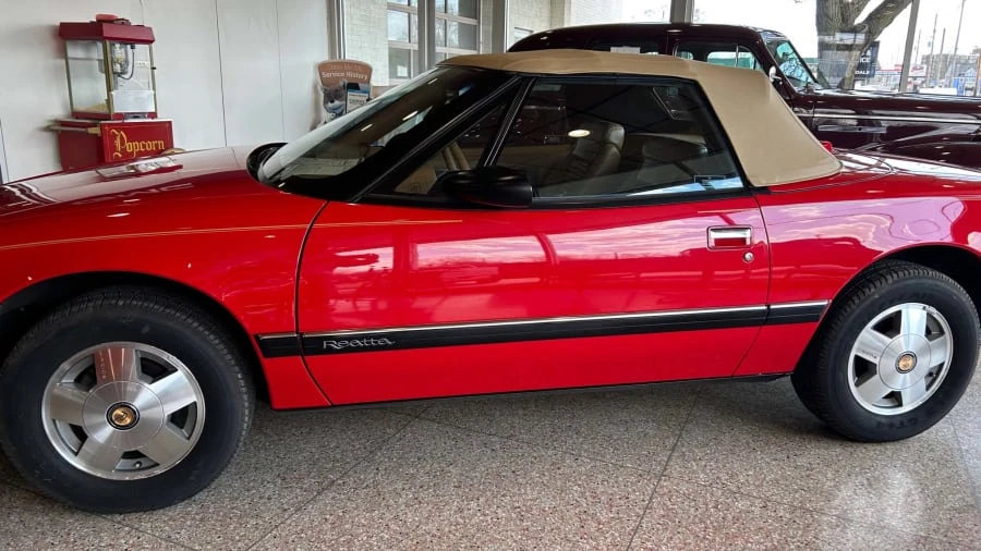 1990 Buick Reatta - Image 4 of 8