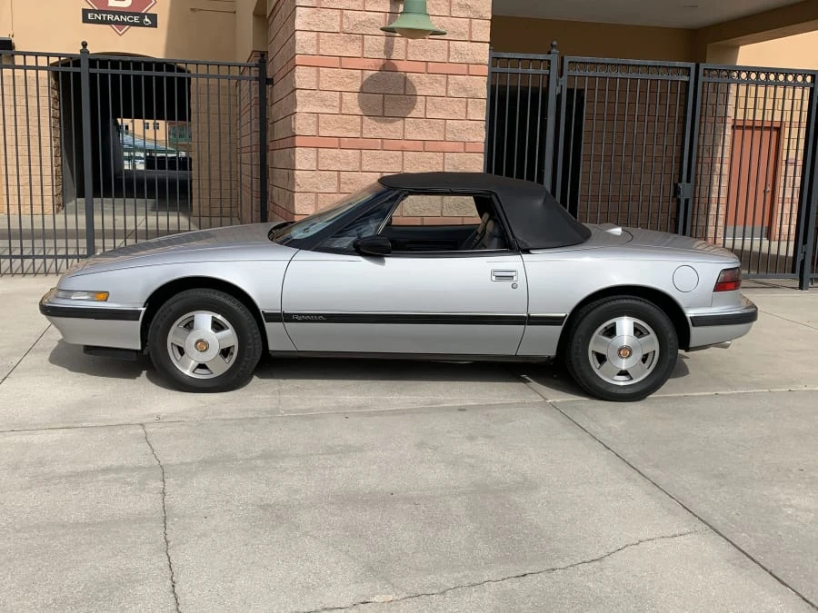1990 Buick Reatta - Image 2 of 7