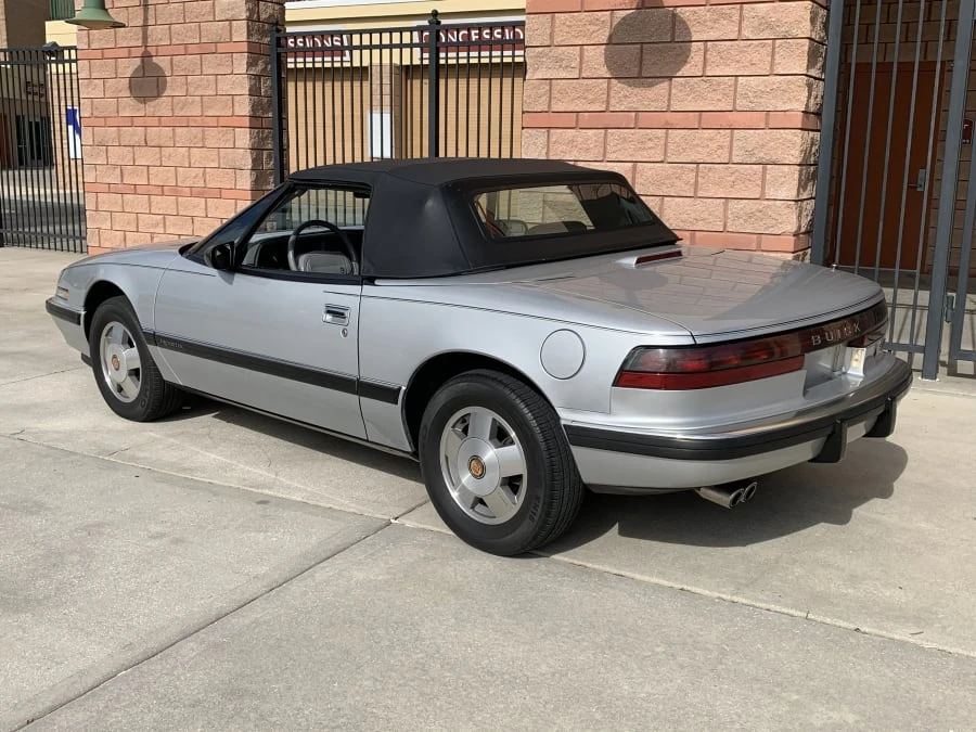 1990 Buick Reatta - Image 3 of 7