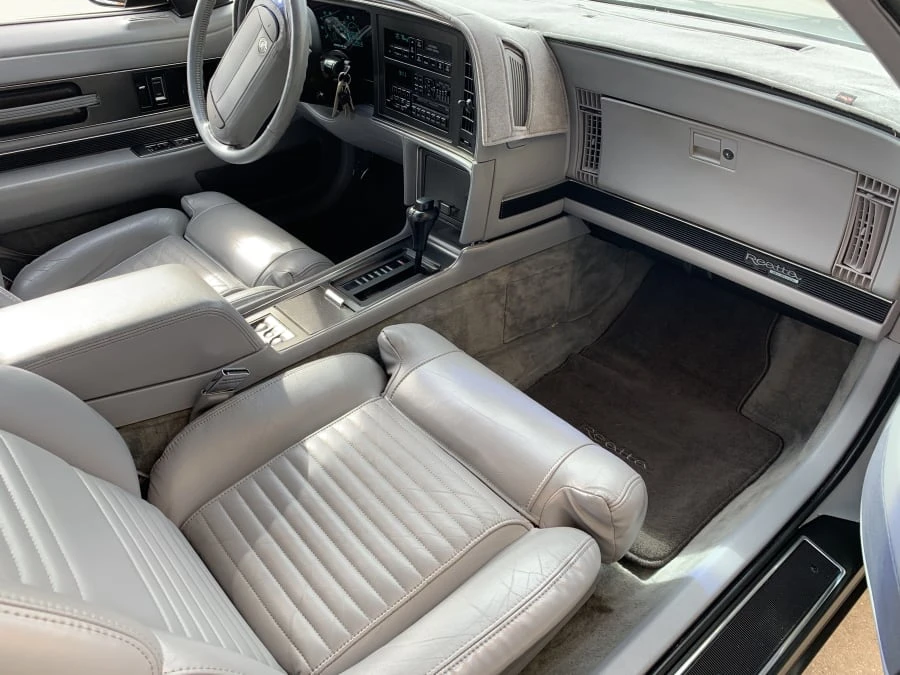 1990 Buick Reatta - Image 5 of 7