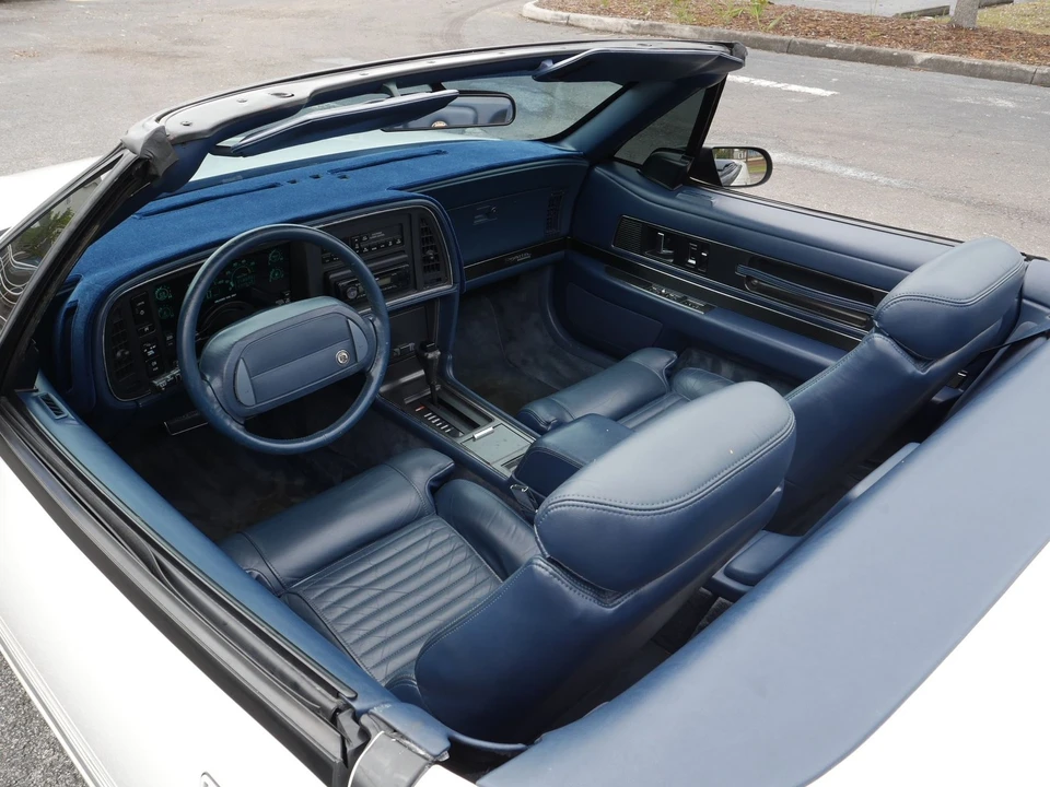 1990 Buick Reatta - Image 5 of 21