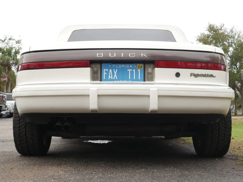 1990 Buick Reatta - Image 21 of 24