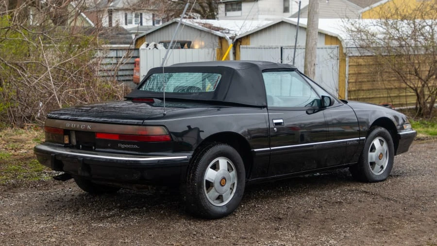 1990 Buick Reatta - Image 3 of 10
