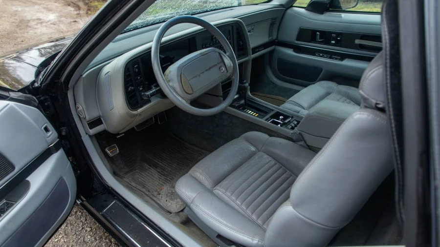1990 Buick Reatta - Image 4 of 10