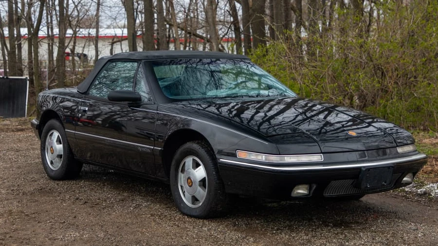 1990 Buick Reatta - Image 10 of 10