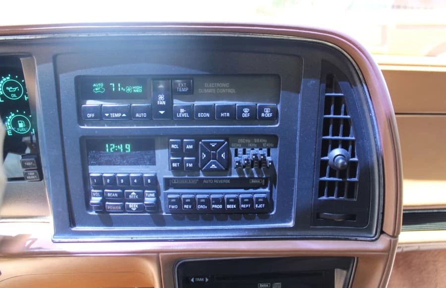1990 Buick Reatta - Image 7 of 12