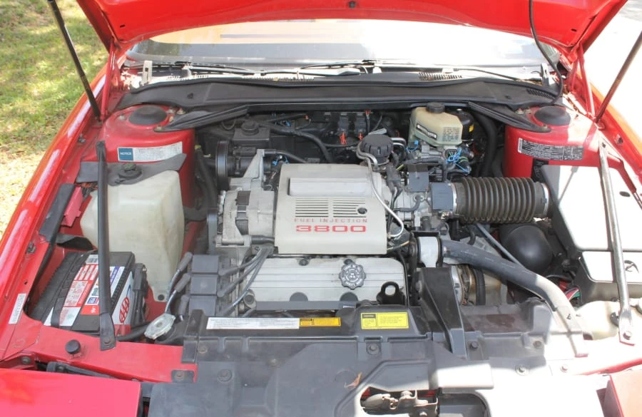 1990 Buick Reatta - Image 9 of 12