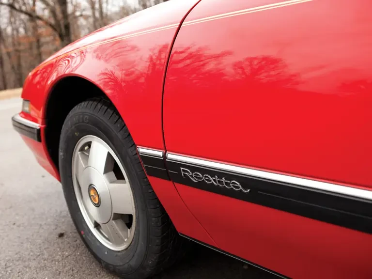 1990 Buick Reatta - Image 16 of 22