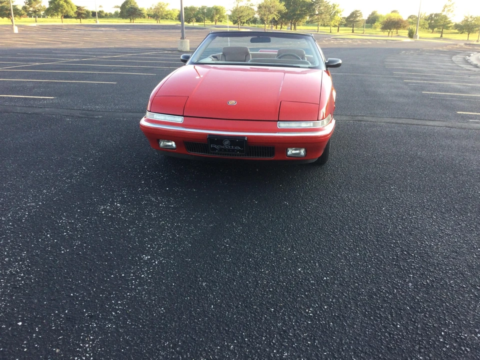 1990 Buick Reatta - Image 4 of 31
