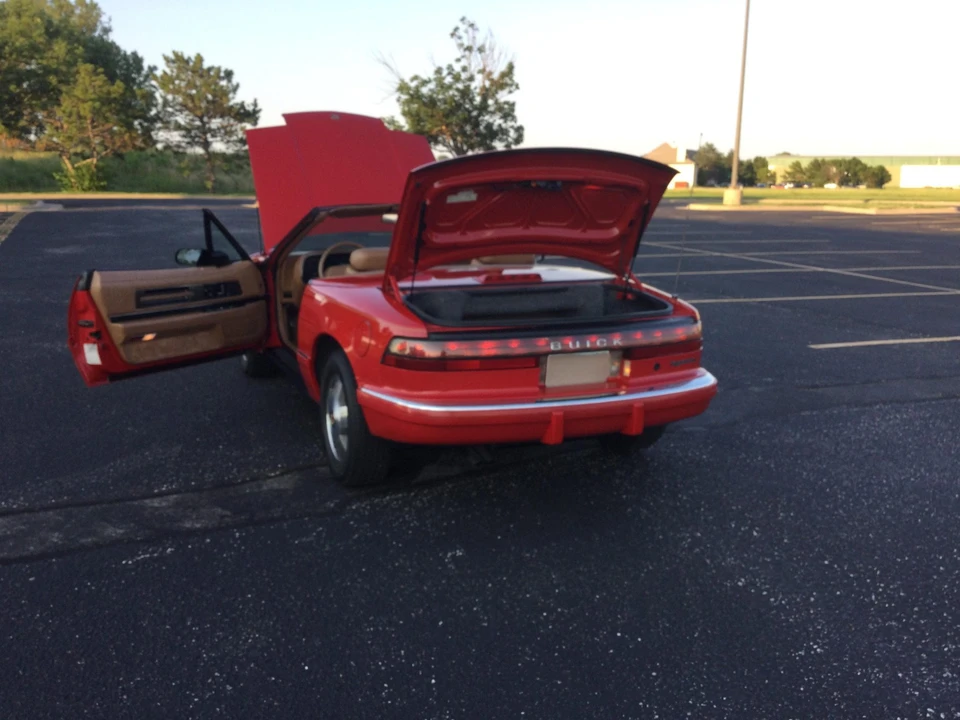 1990 Buick Reatta - Image 31 of 31